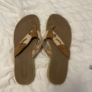Sperry flip flops